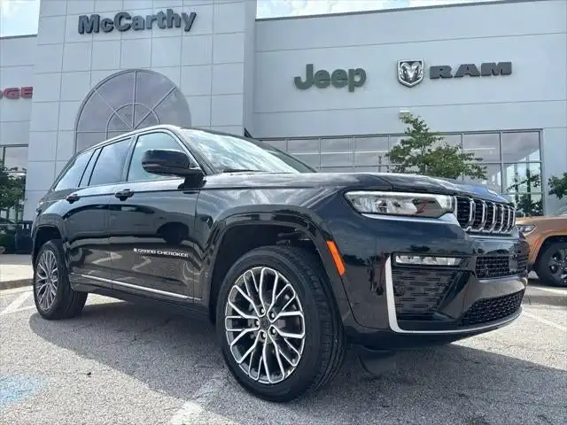 2027 Jeep Grand Cherokee Summit 4WD's photo