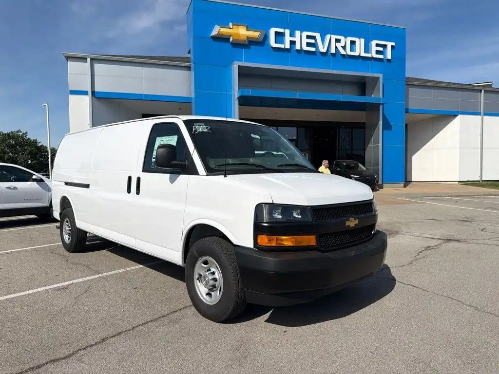 2026 Chevrolet Express 2500 Extended Work Van HD's photo