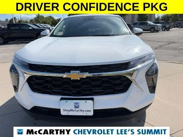 2024 Chevrolet Trax LS photo 3