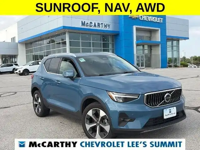 2025 Volvo XC40 B5 Plus Bright AWD's photo