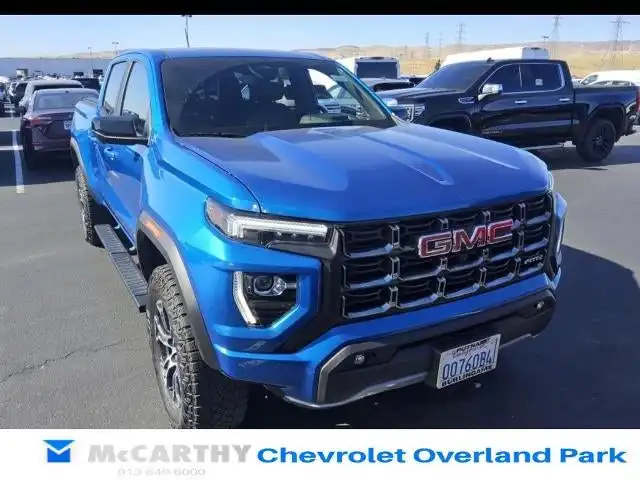 2023 GMC Canyon 4WD AT4 Crew Cab Short Box's photo