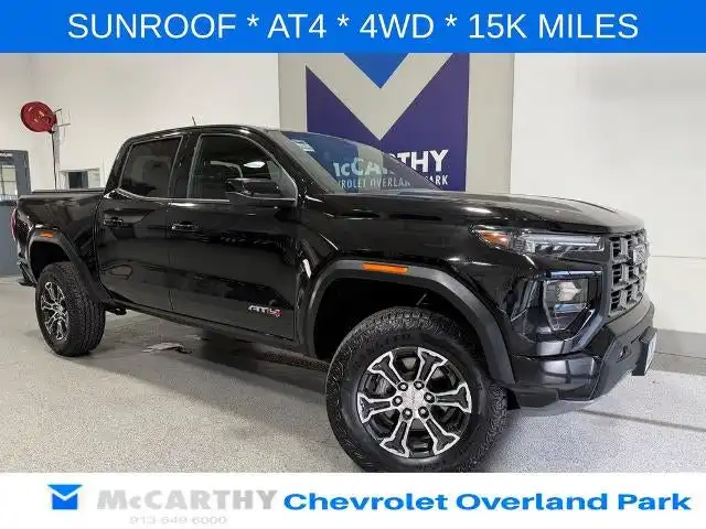 2024 GMC Canyon AT4 4WD Crew Cab Short Box's photo