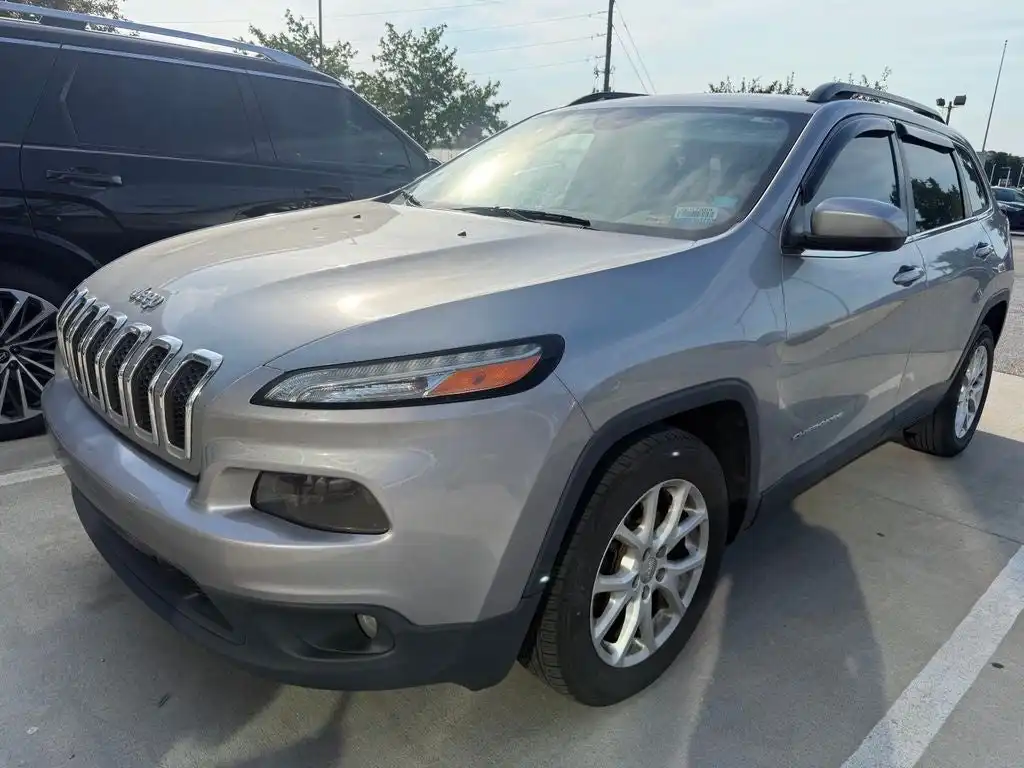 2016 Jeep Cherokee Latitude's photo