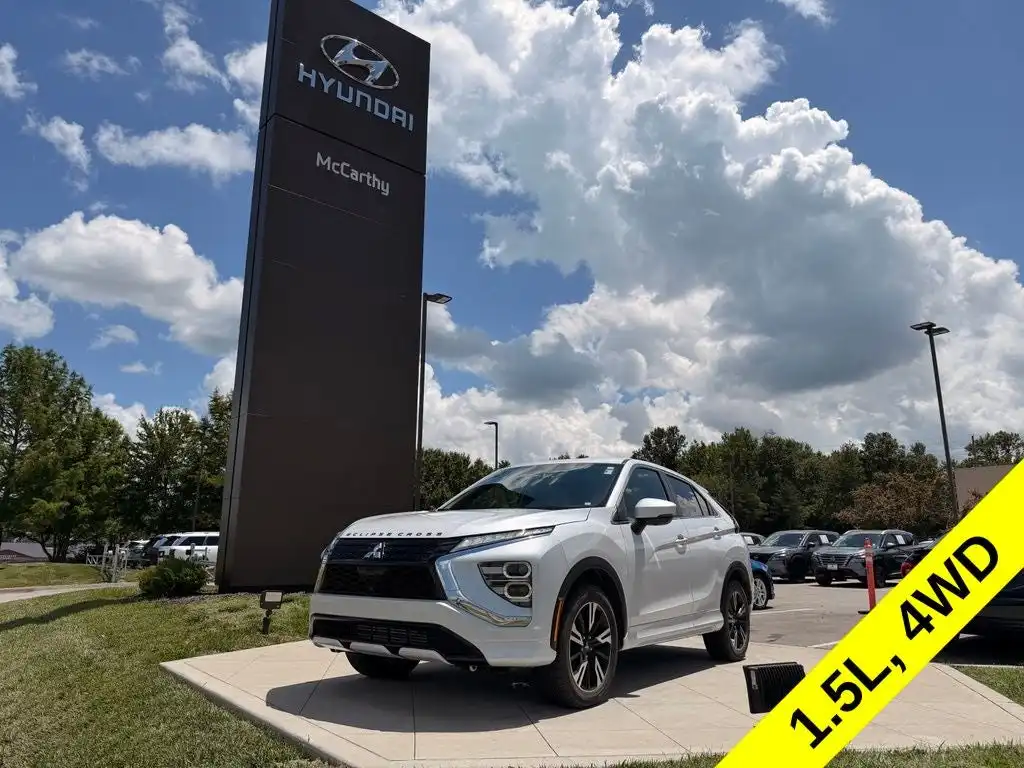 2023 Mitsubishi Eclipse Cross SEL S-AWC's photo