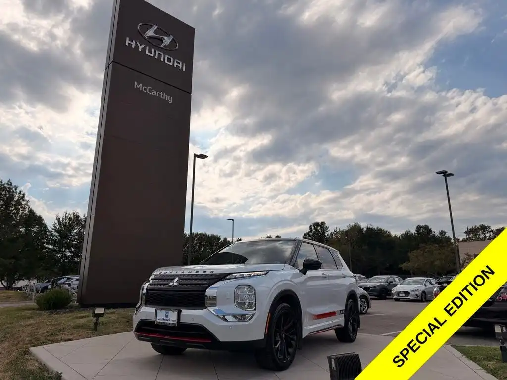 2023 Mitsubishi Outlander SE Ralliart S-AWC's photo