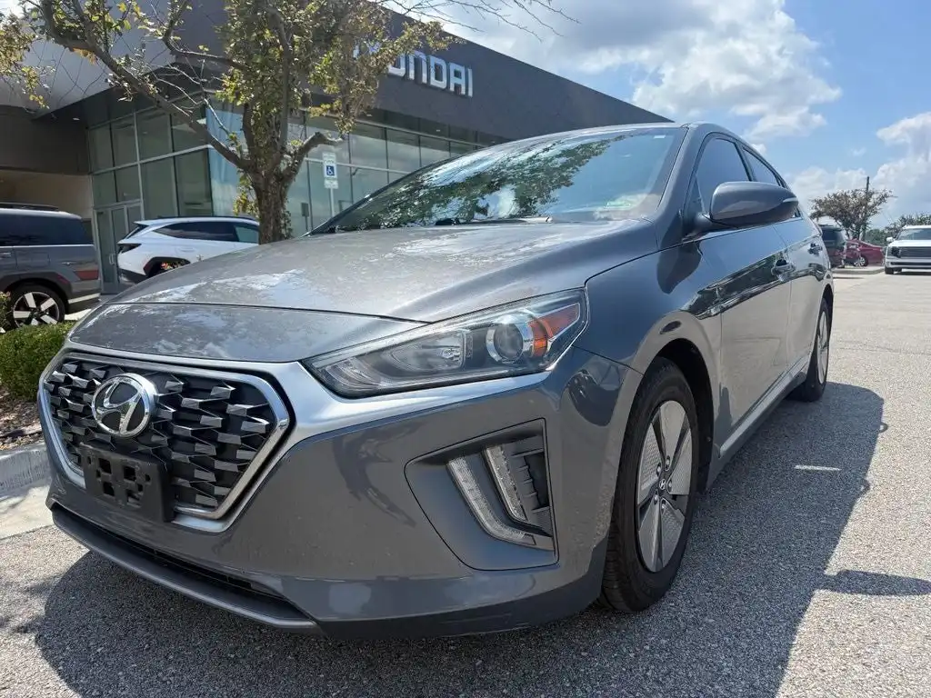 2020 Hyundai Ioniq 1.6 SE Hybrid DCT's photo