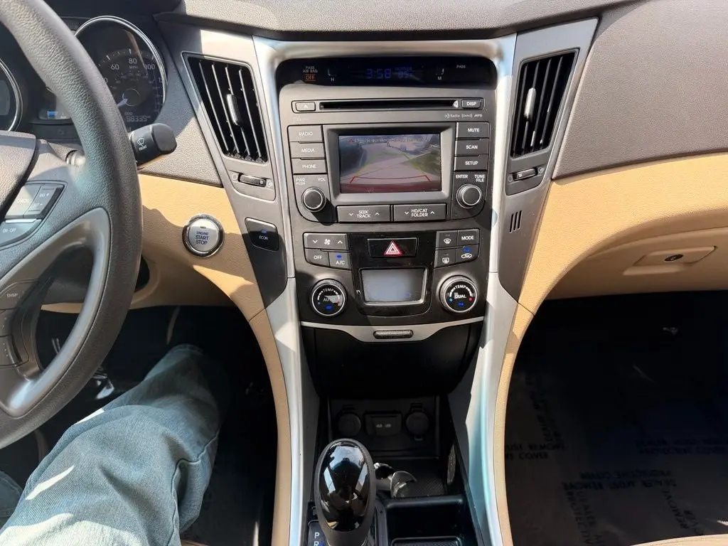 2015 Hyundai Sonata Base photo 4