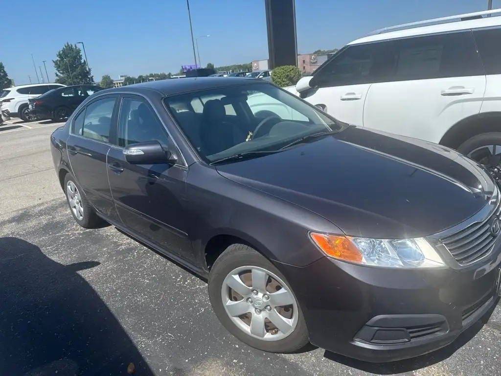 2010 Kia Optima LX Auto's photo