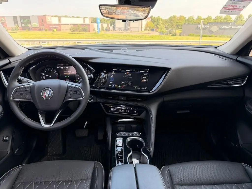 2023 Buick Envision Avenir AWD photo 3