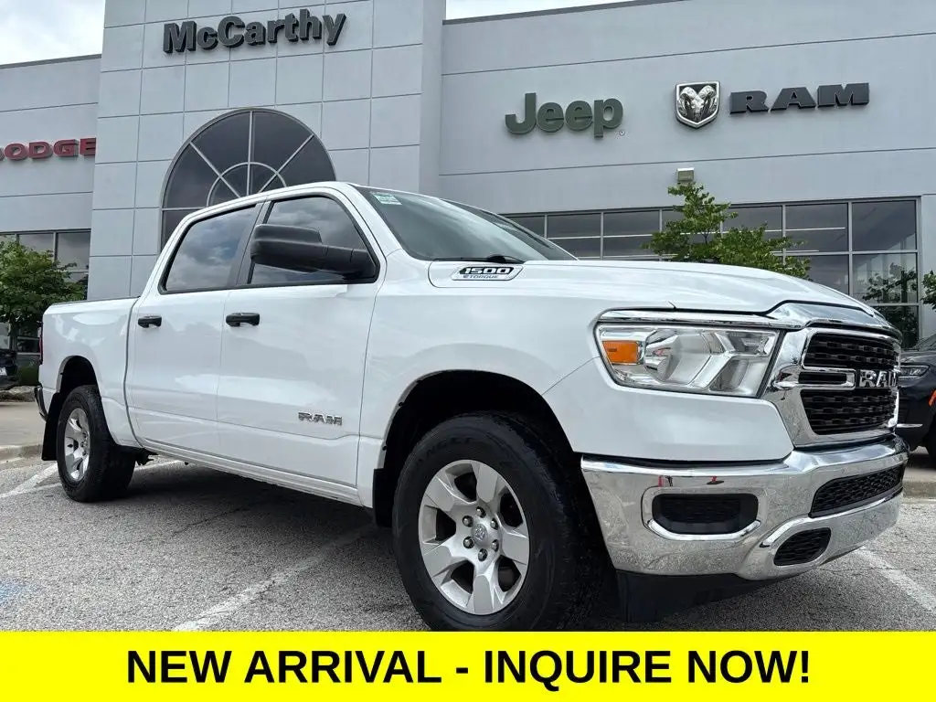 2023 RAM 1500 Big Horn/Lone Star 4x4 Crew Cab 5'7's photo