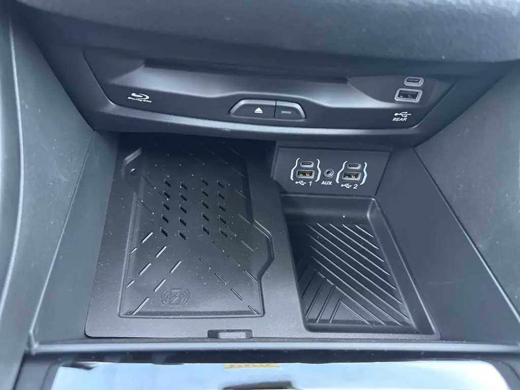 2025 Chrysler Pacifica Limited photo 4