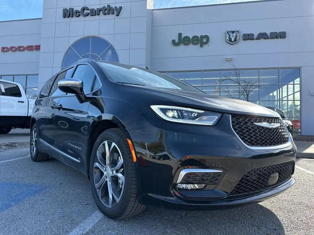 2026 Chrysler Pacifica Pinnacle photo 1