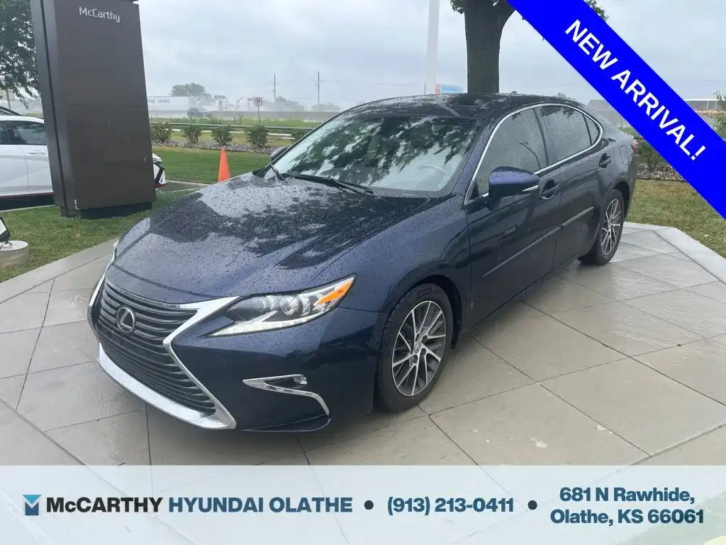 2016 Lexus ES 350 350's photo