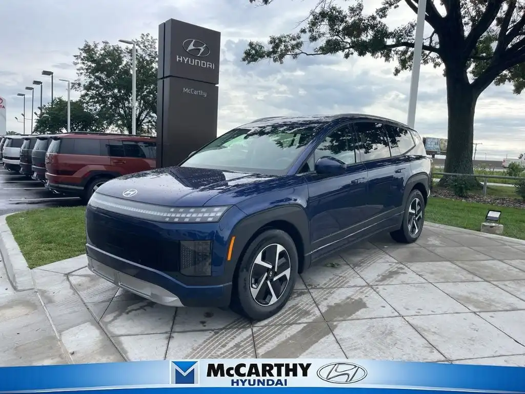 2026 Hyundai Ioniq 9 SE AWD's photo