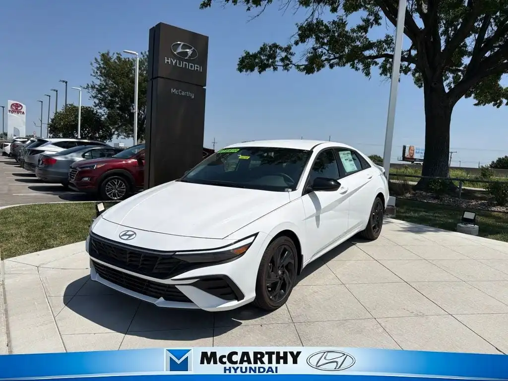 2026 Hyundai Elantra 1.6 HEV Blue's photo