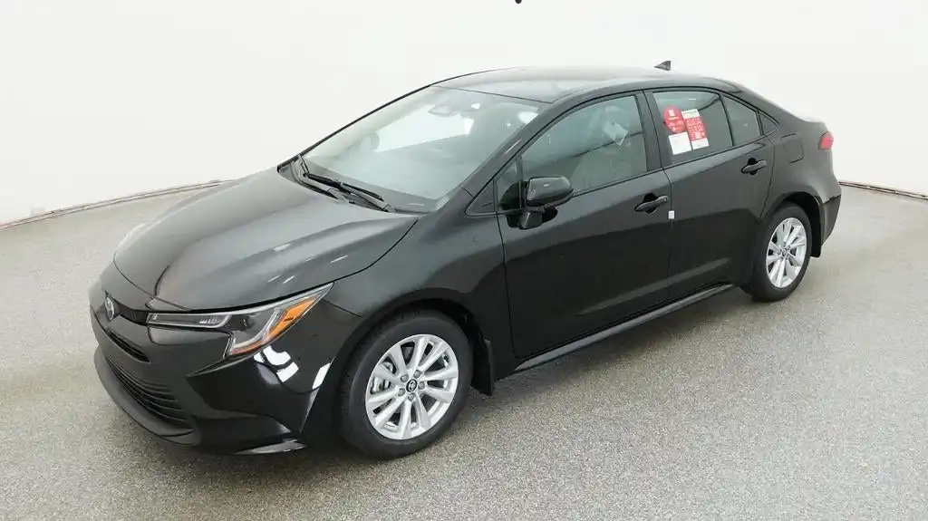 2027 Toyota Corolla LE's photo