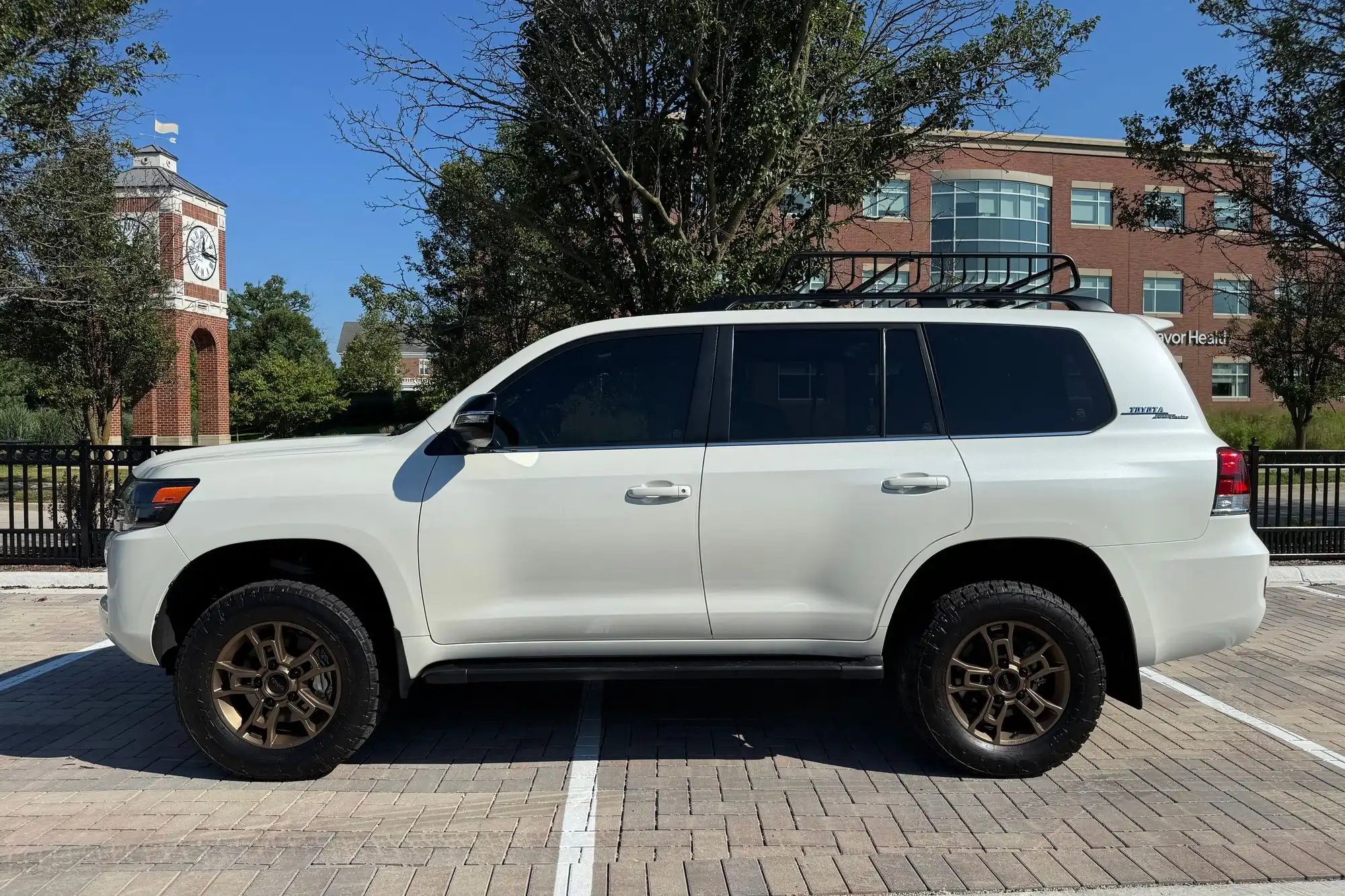 2021 Toyota Land Cruiser Heritage Edition's photo