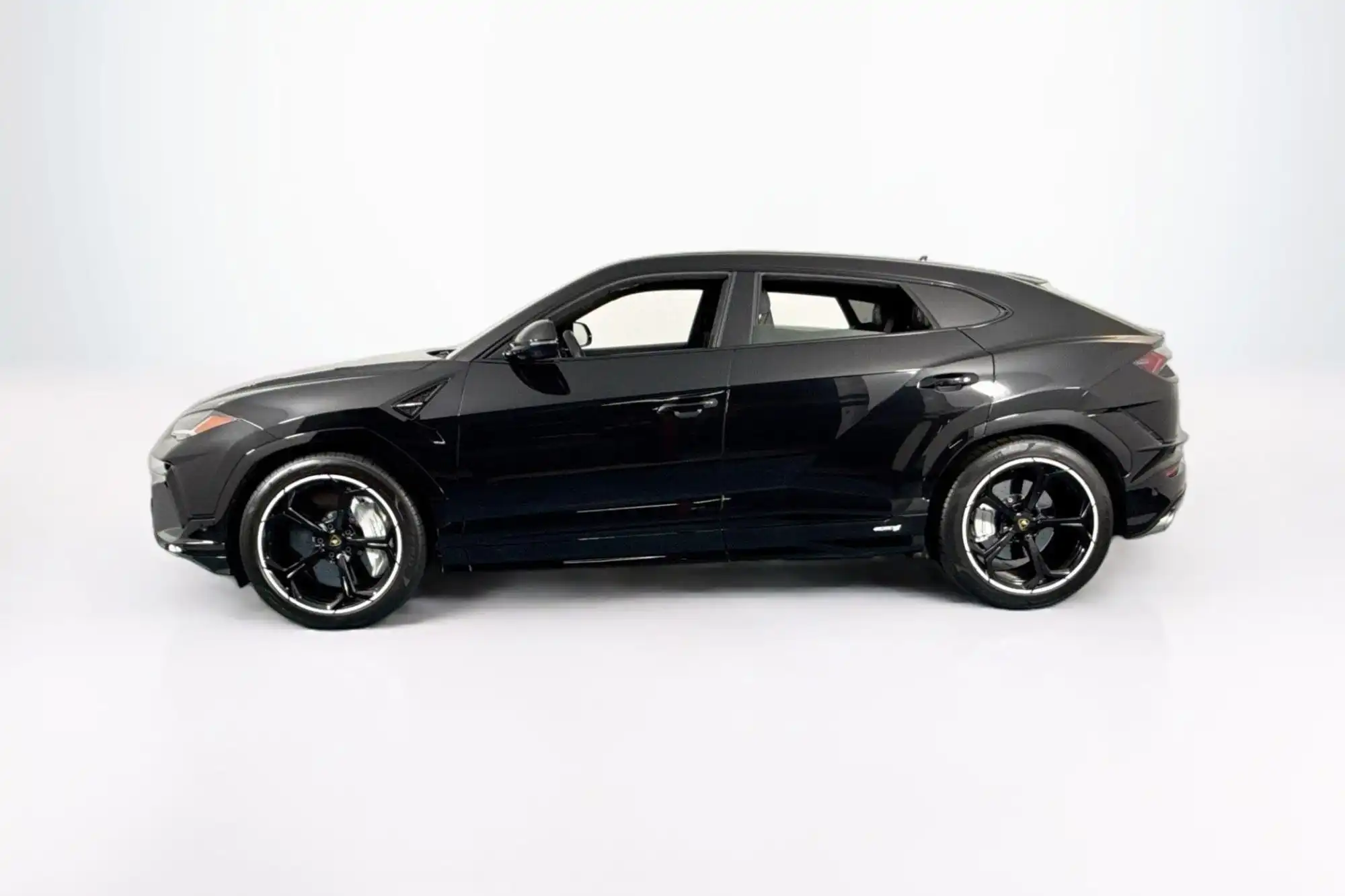 2023 Lamborghini Urus 4.0 V8 S's photo