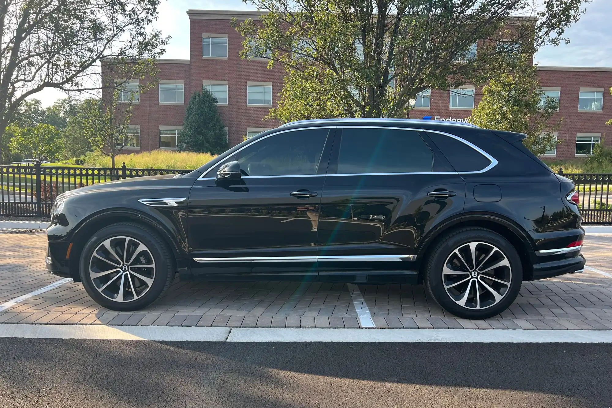 2024 Bentley Bentayga Hybrid Azure's photo