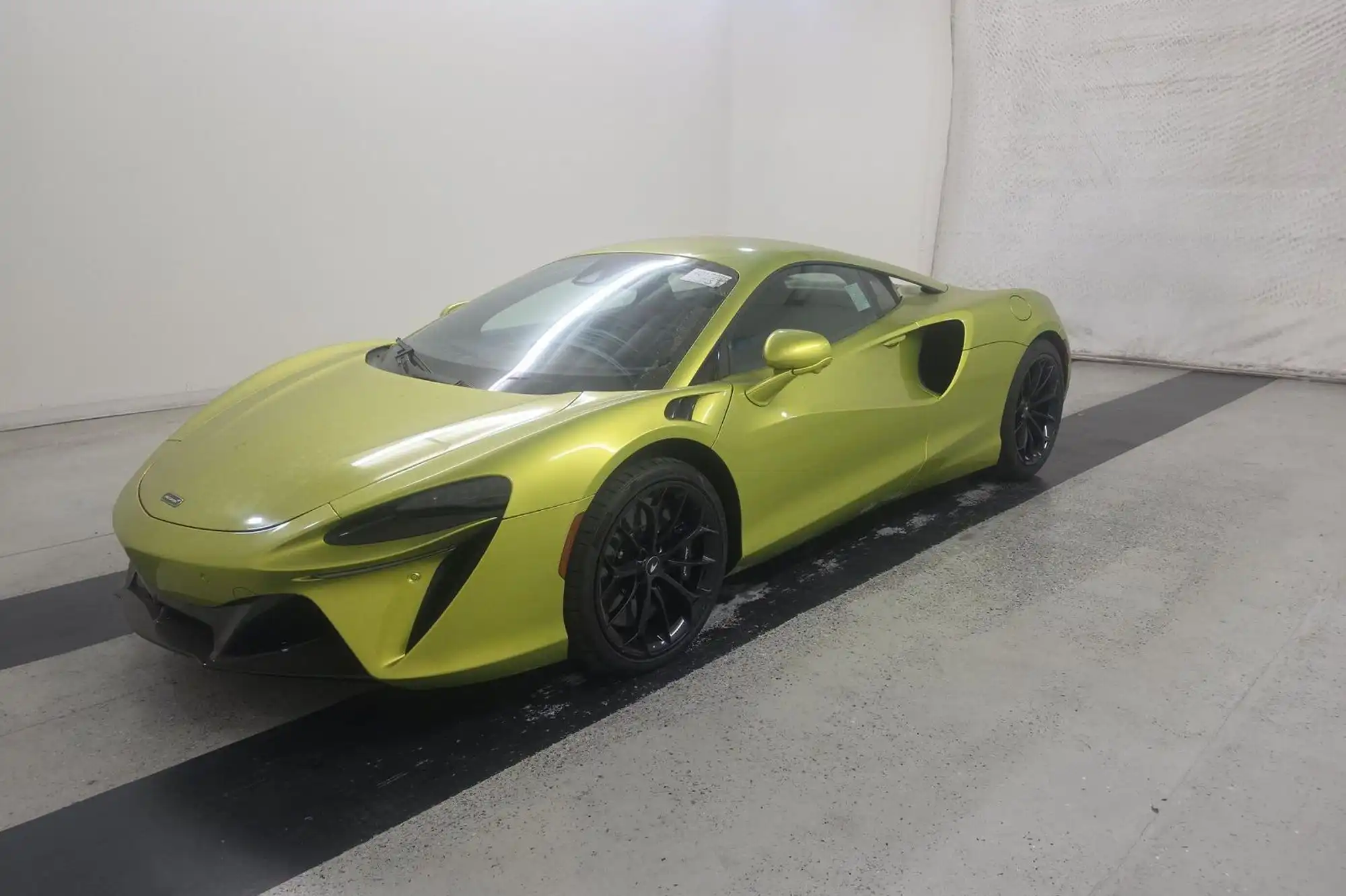 2023 McLaren Artura 3.0 Performance's photo