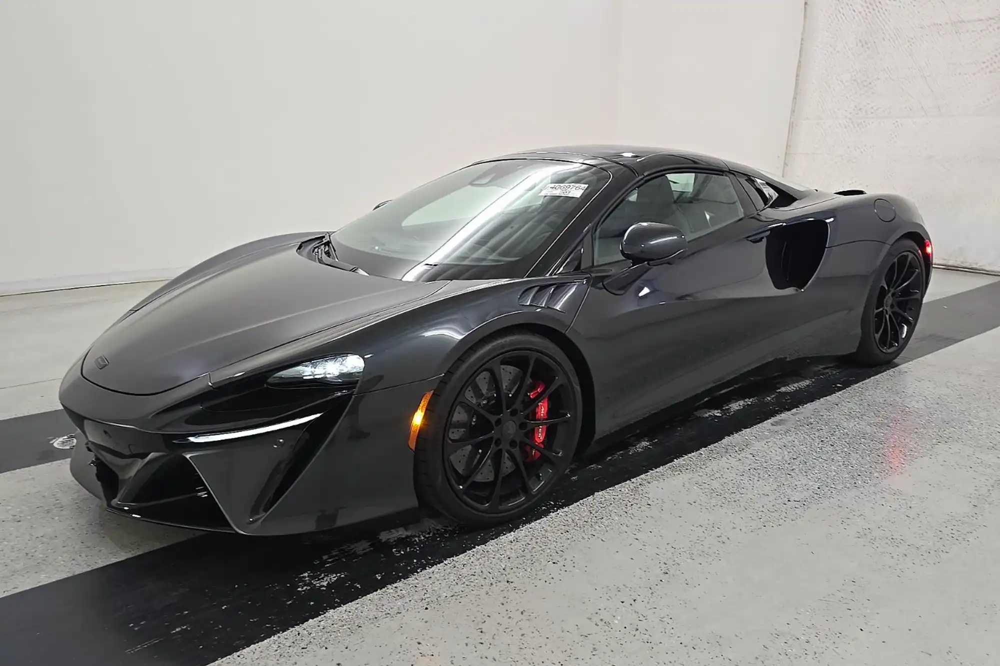 2025 McLaren Artura 3.0's photo