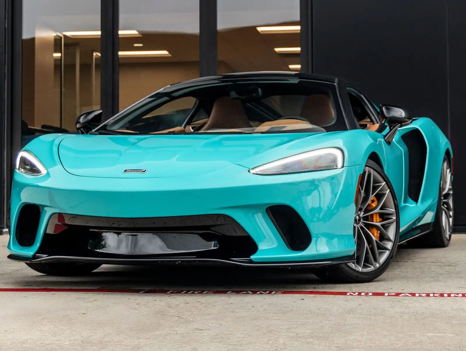 2023 McLaren GT Base's photo