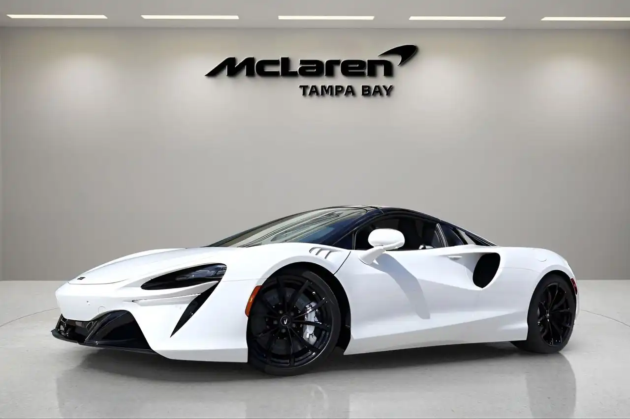 2026 McLaren Artura 3.0's photo