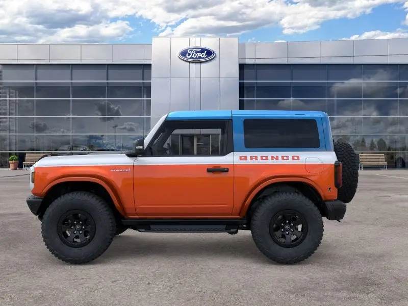 2025 Ford Bronco Stroppe 4x4 photo 3