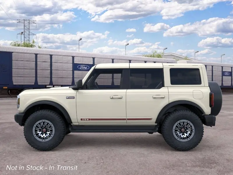 2026 Ford Bronco Outer Banks 4x4 photo 3