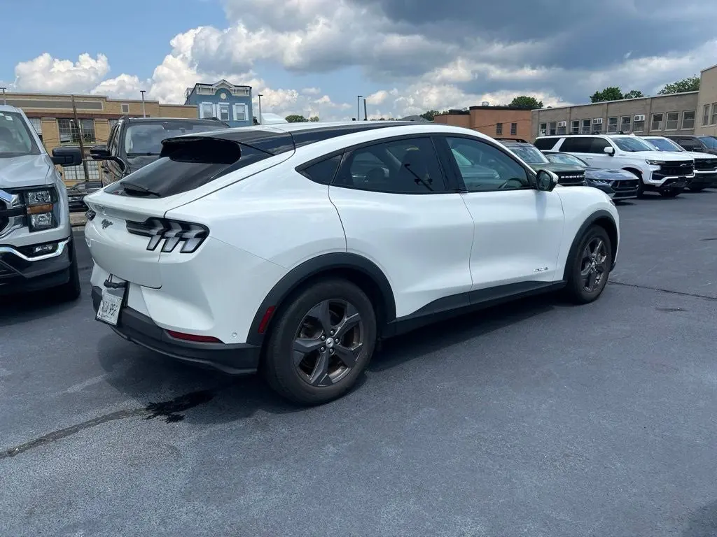 2022 Ford Mustang-Mach-e Select photo 3