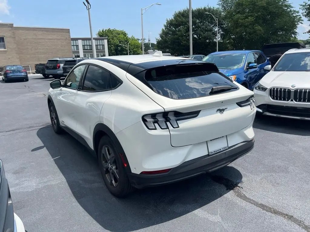 2022 Ford Mustang-Mach-e Select photo 5