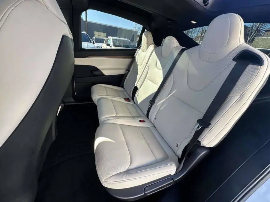 2023 Tesla Model X Long Range photo 5