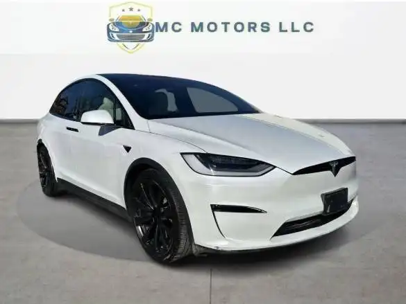 2023 Tesla Model X Long Range's photo