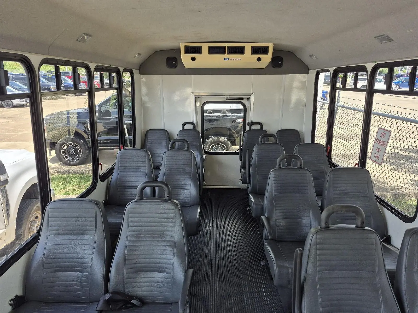 2013 Ford E-Series undefined photo 3