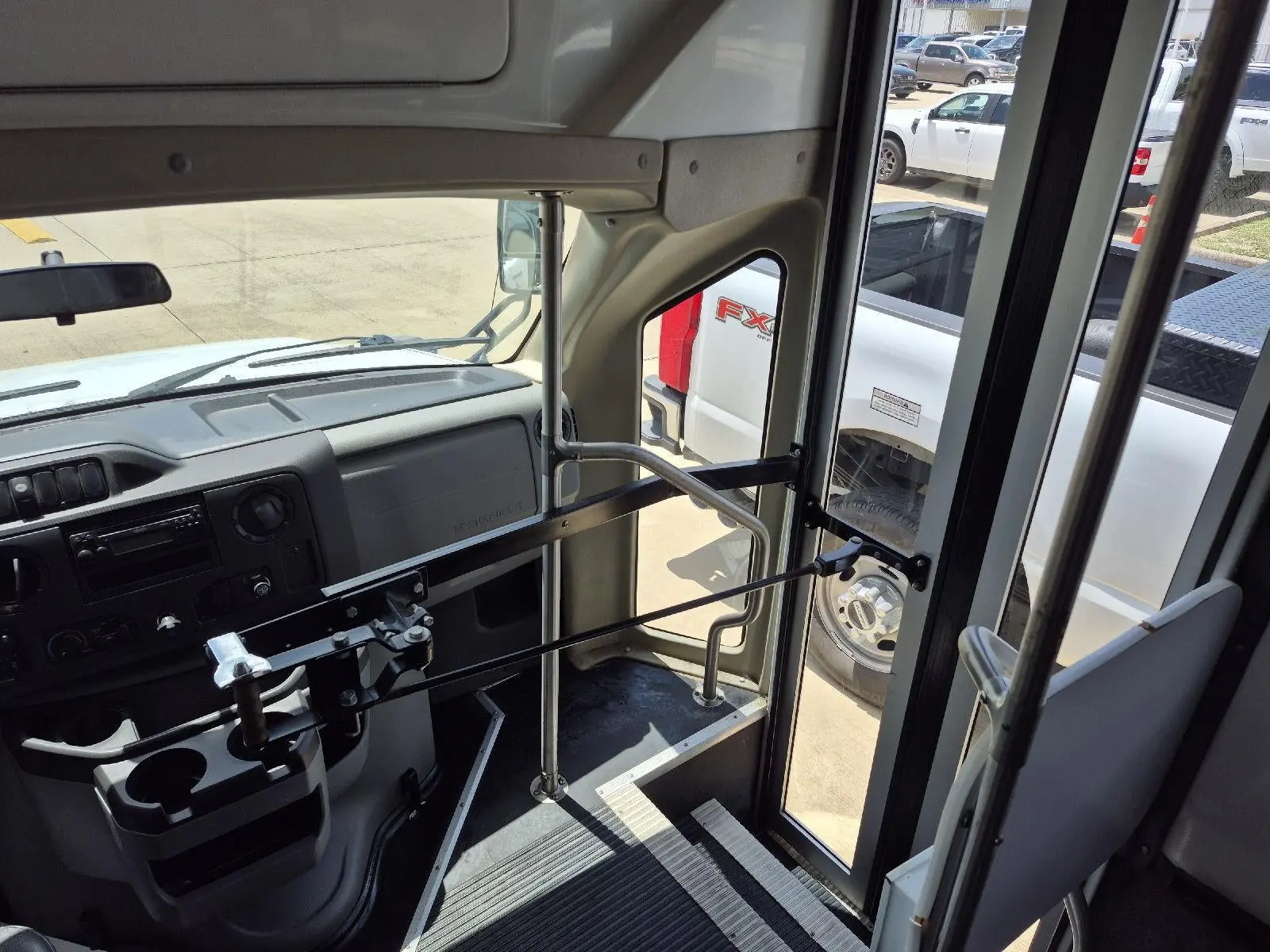 2013 Ford E-Series undefined photo 5