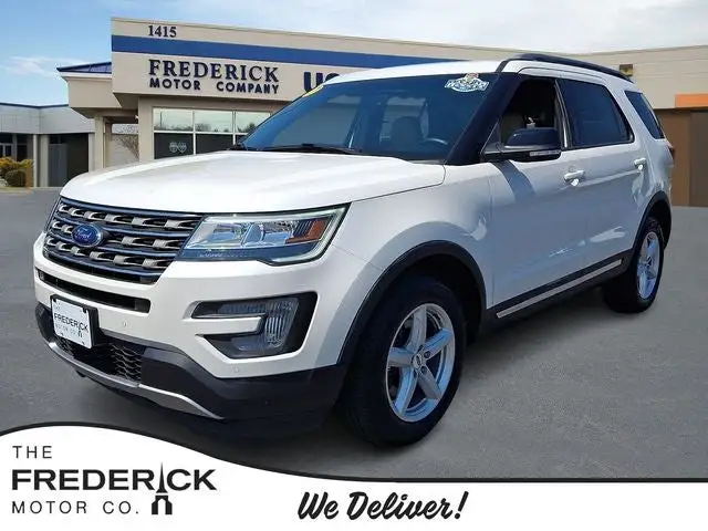 2017 Ford Explorer XLT 4WD photo 1