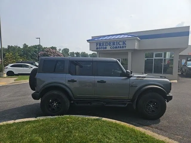 2023 Ford Bronco Wildtrak 4x4 photo 3