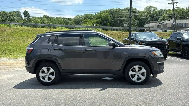 2019 Jeep Compass Latitude 4X4 photo 5