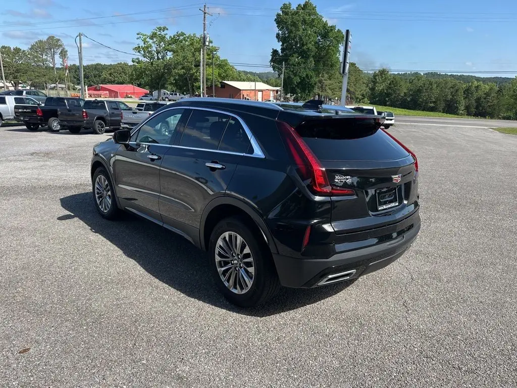 2025 Cadillac XT4 Premium Luxury photo 5