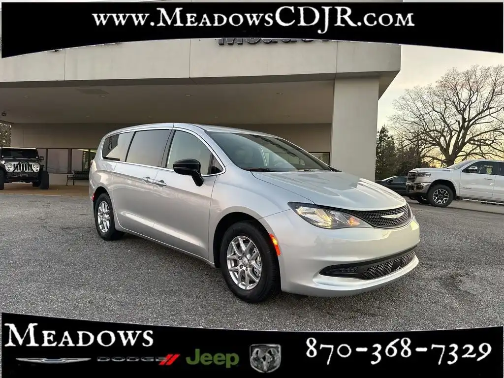 2026 Chrysler Voyager LX's photo