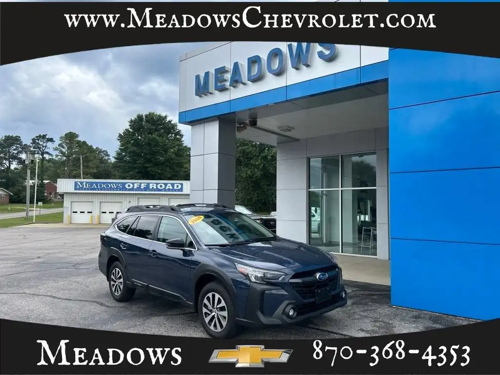 2025 Subaru Outback Premium's photo