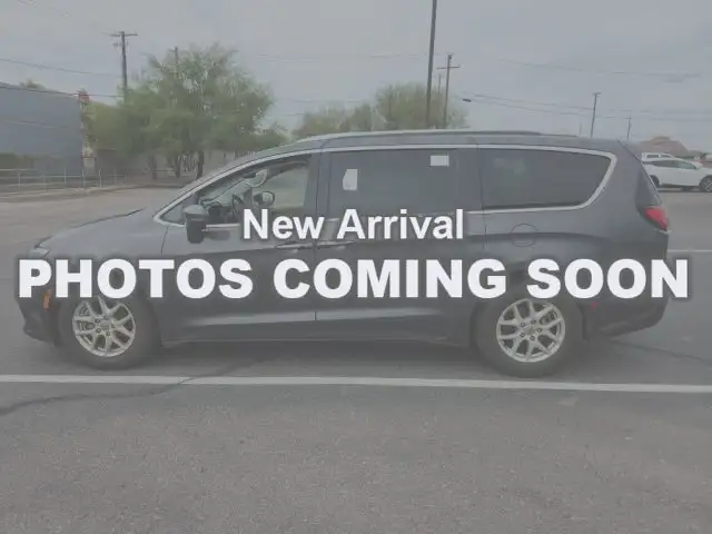2021 Chrysler Pacifica Touring L's photo