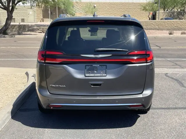 2021 Chrysler Pacifica Touring L photo 4