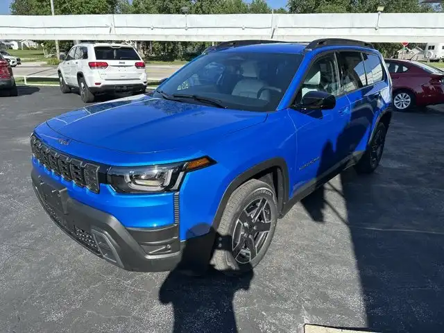 2026 Jeep Cherokee Laredo HEV 4X4's photo