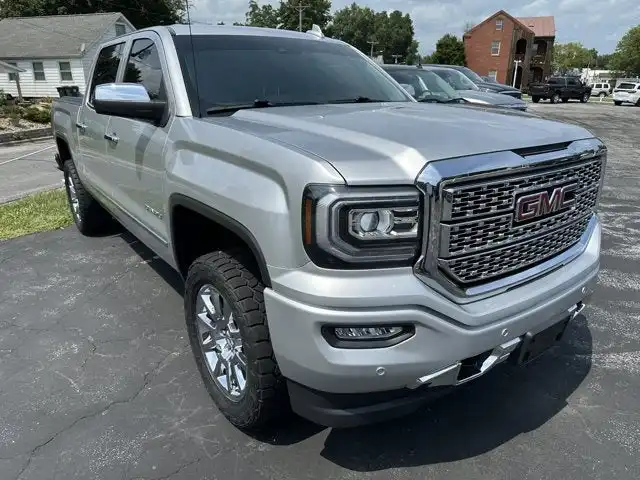 2018 GMC Sierra 4WD Crew Cab Short Box's photo