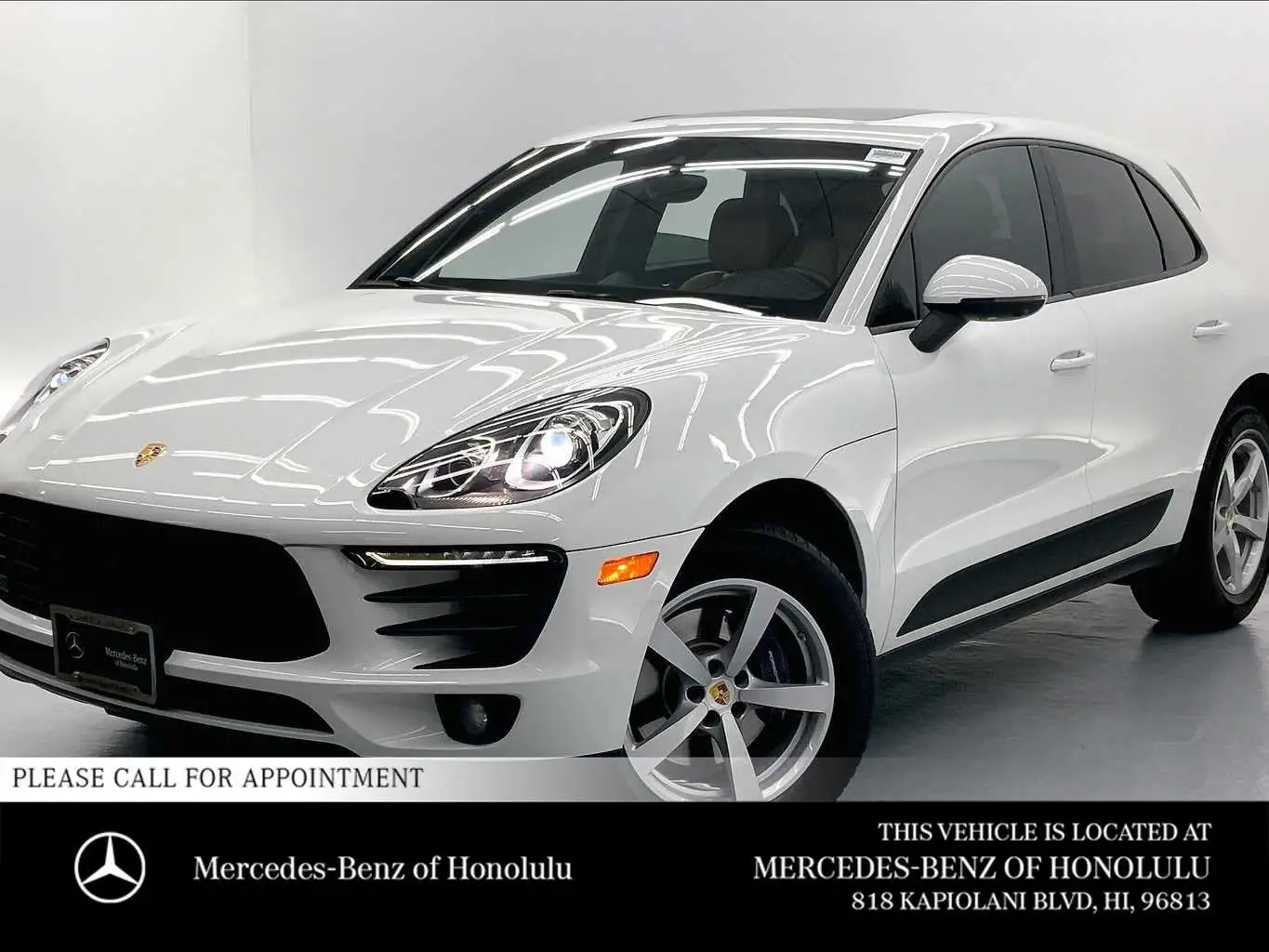 2017 Porsche Macan Base photo 1