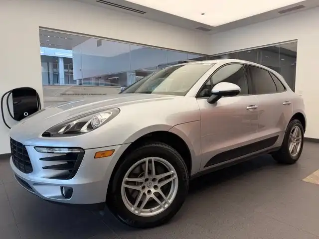 2017 Porsche Macan Base's photo
