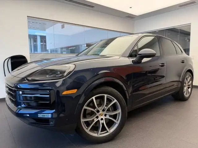 2024 Porsche Cayenne Base's photo