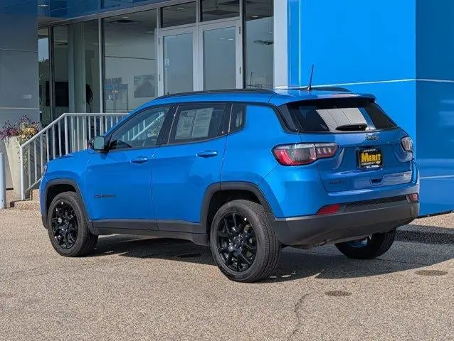 2025 Jeep Compass Latitude 4X4 photo 4