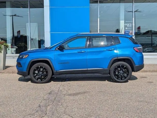 2025 Jeep Compass Latitude 4X4 photo 5